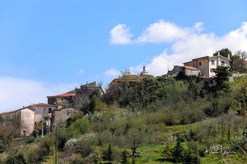 Il paese,il Santuario, il Massiccio del Matese