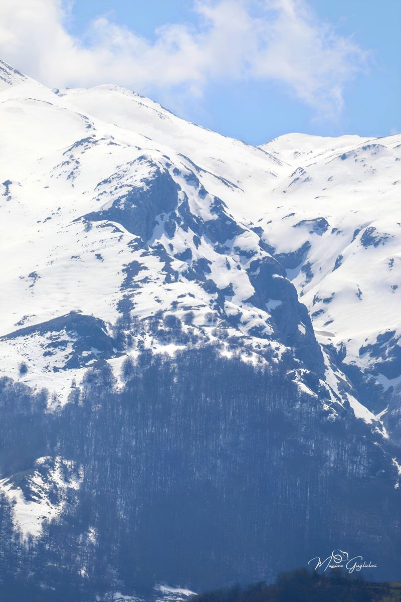 Il paese,il Santuario, il Massiccio del Matese