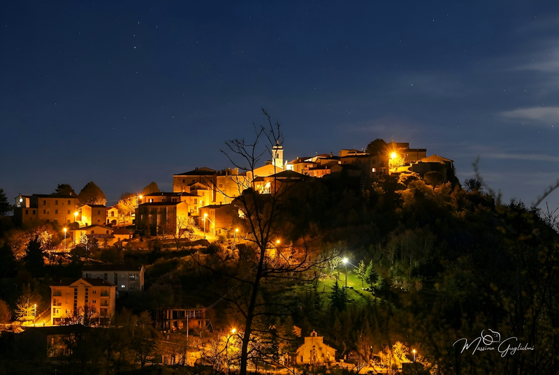 Il paese,il Santuario, il Massiccio del Matese