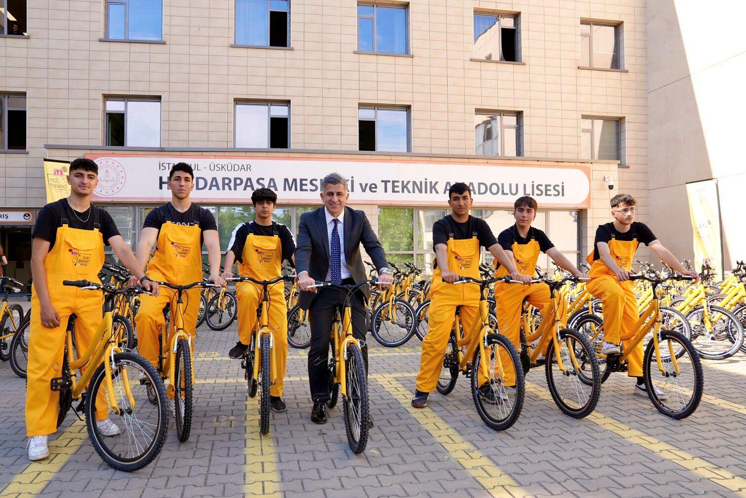 ETi Sarı Bisiklet Verdiği Sözü Tuttu: Meslek Lisesi Öğrencileri 200 Bisikleti Sıfırdan Üretti