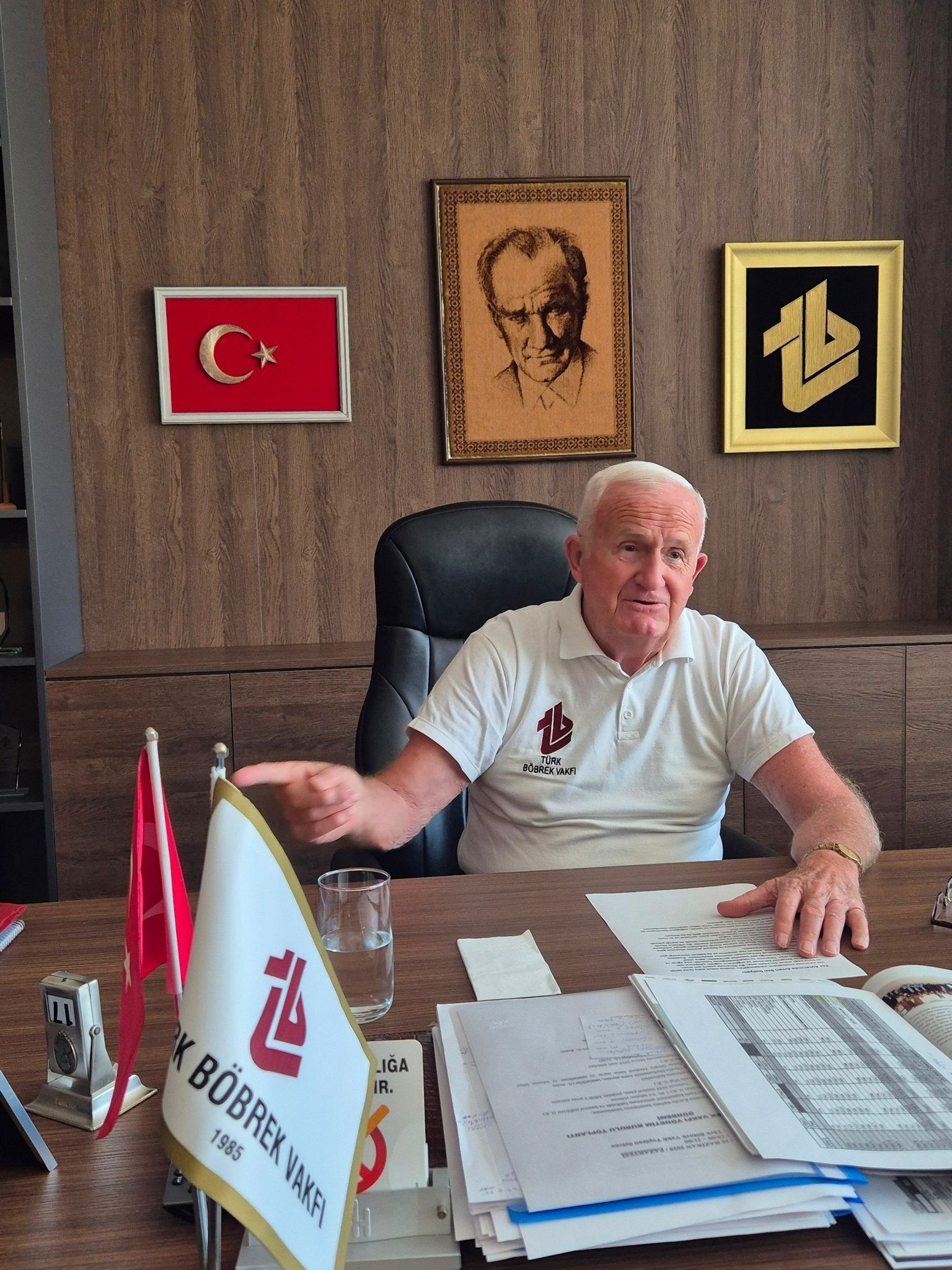 YAZ AYLARINDA BÖBREK HASTALARI İÇİN EN BÜYÜK TEHDİT: HATALI BESLENME VE FAZLA SIVI TÜKETİMİ!
