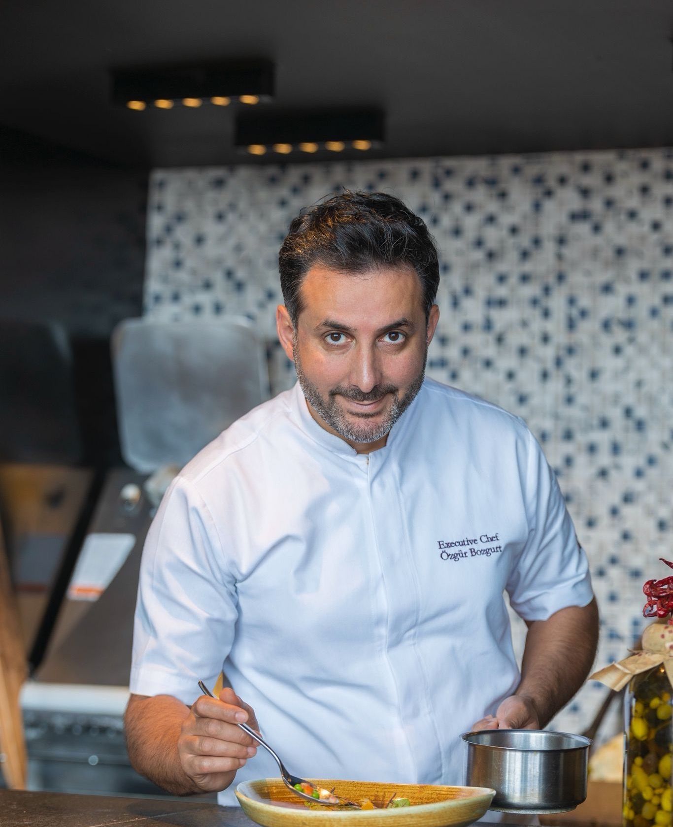 SIX SENSES KAPLANKAYA’NIN İKONİK RESTORANI MEZE BY THE SEA, 2025 SEZONUNDA GASTRONOMİDE SÜRDÜRÜLEBİLİR BİR VİZYON SUNUYOR