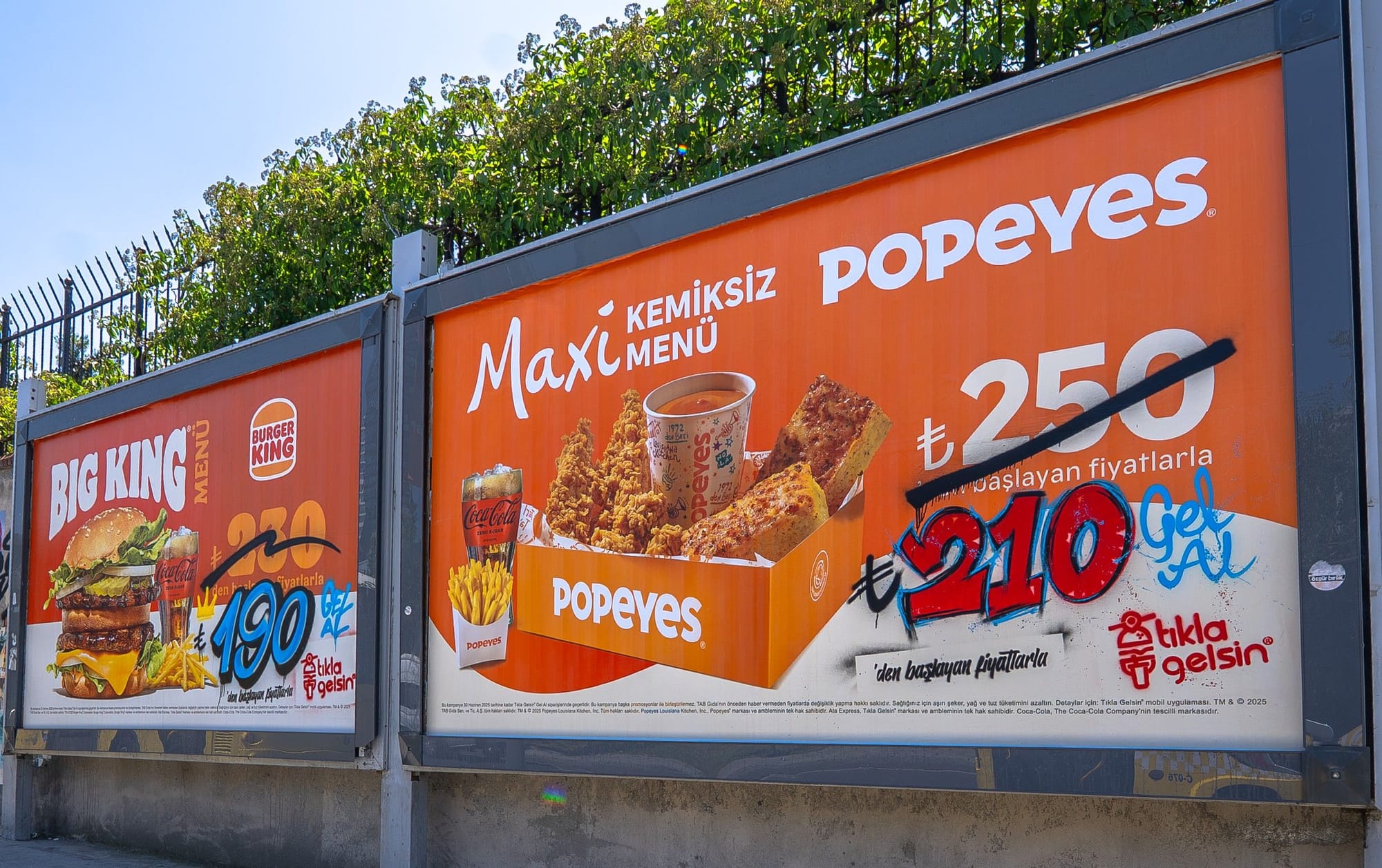 Tıkla Gelsin®, Burger King® ve Popeyes® Panolarını Hack'ledi!