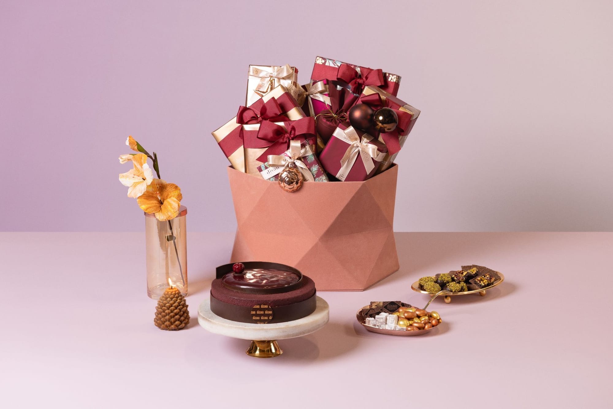 Divan Yeni Yılı Zamanın Değerini Hatırlatarak Karşılıyor