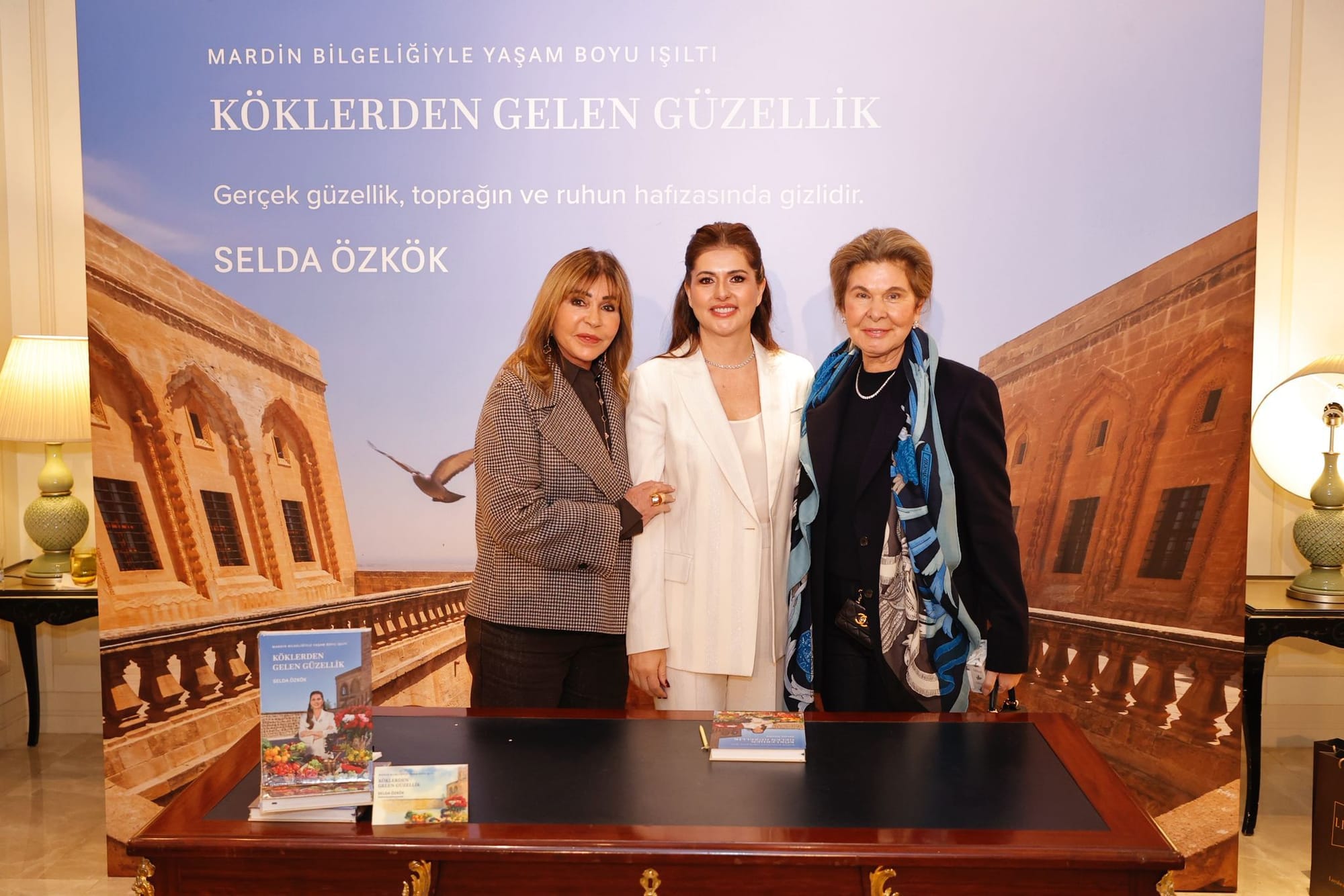 "Köklerden Gelen Güzellik”, cemiyetin ünlü isimlerini bir araya getirdi