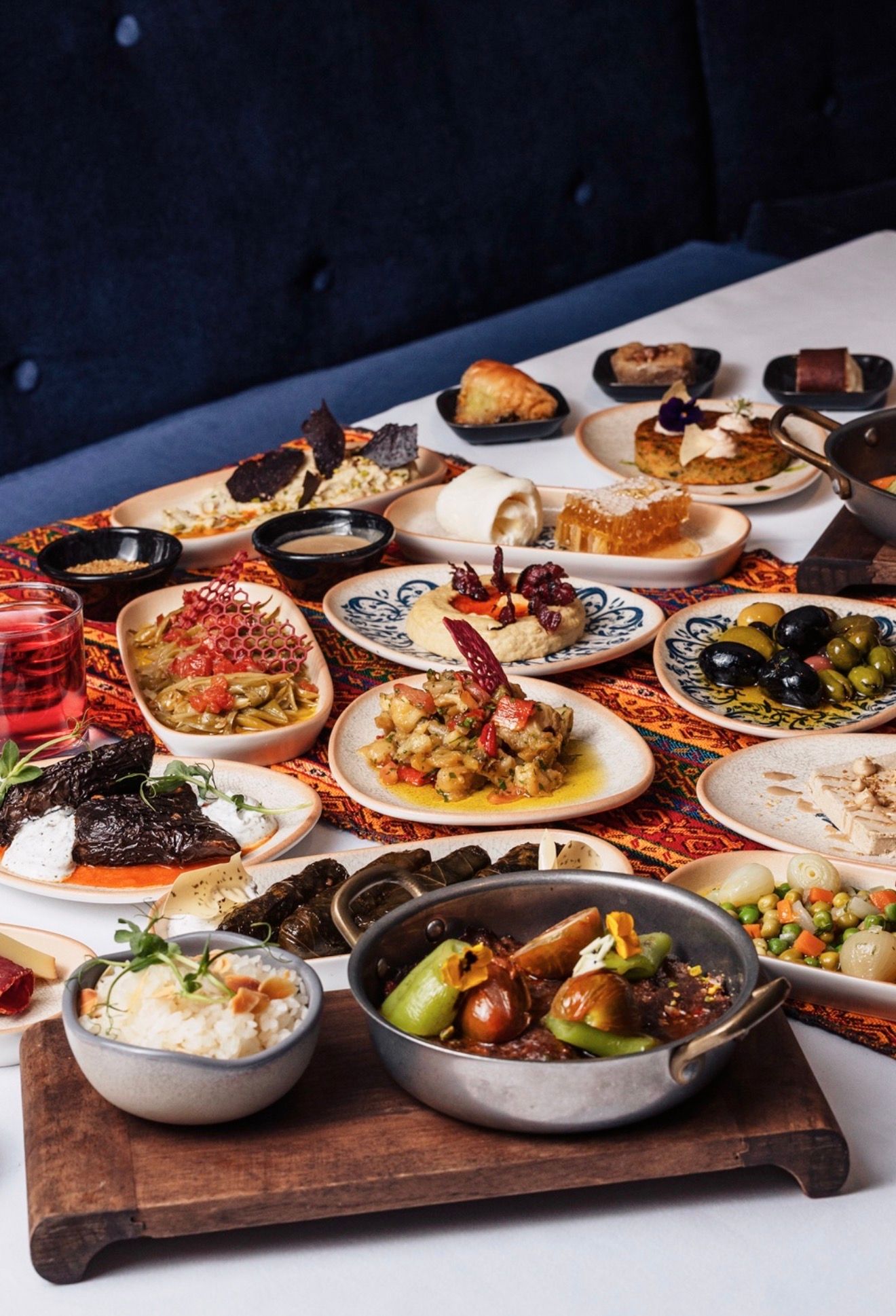 HİLTON İSTANBUL BOMONTİ’DE RAMAZAN AYINA ÖZEL İFTAR SOFRALARI: HER GÜNE FARKLI BİR İFTAR DENEYİMİ