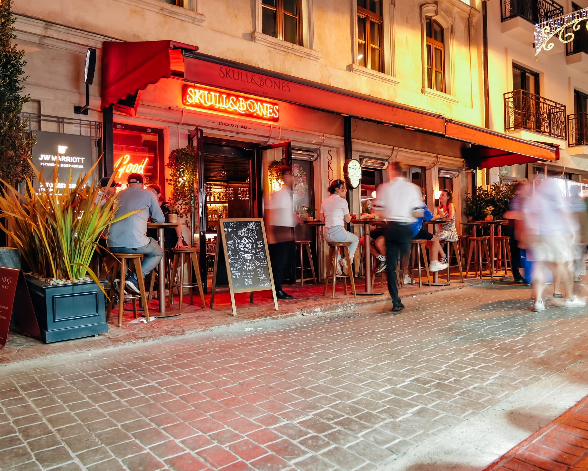 KARAKÖY’ÜN YENİ’Sİ “SKULL & BONES”
