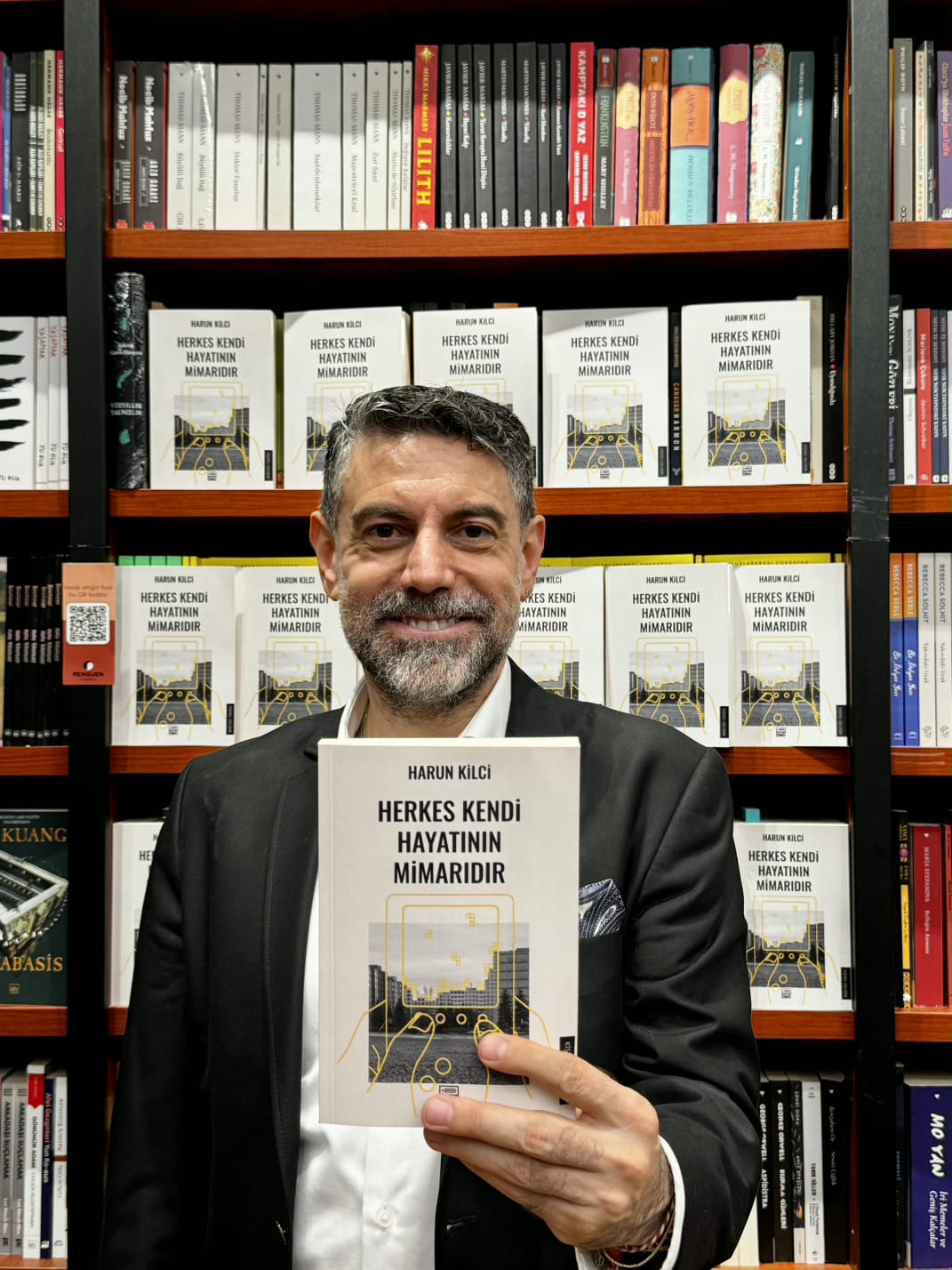 “Yaşadığınız Hayat Gerçekten Sizin mi?  Sorusunu Soran Kitap Raflarda