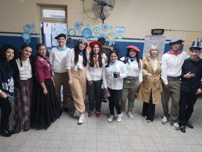 ¡Viva la Patria! El CENS Zonda conmemoró el 25 de Mayo.