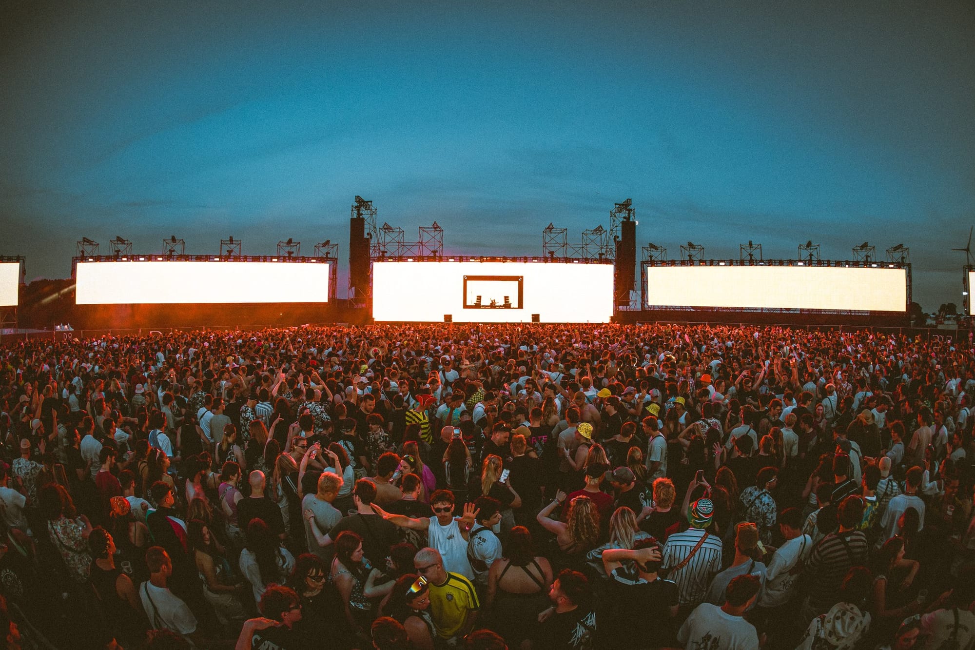 Dour [16-07 tm 20-07]