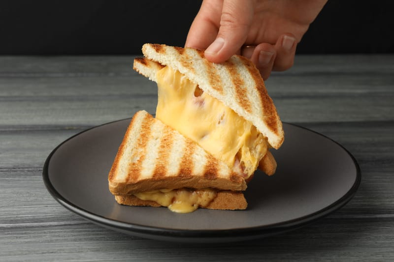 Cheese and sausage sandwich (Bread or toasted)