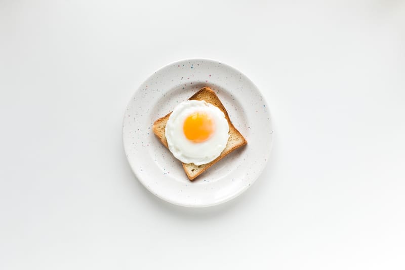 Egg on toast/egg sandwich