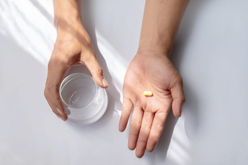 DYSPHAGIA: SWALLOWING DIFFICULTIES: 10 TIPS FOR SWALLOWING YOUR PILLS