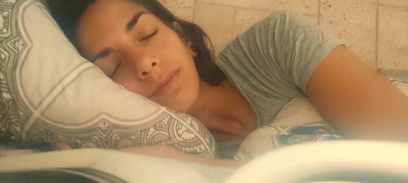 אלה הם 5 הדברים שאתם פשוט חייבים לעשות אם אתם לא ישנים בלילה