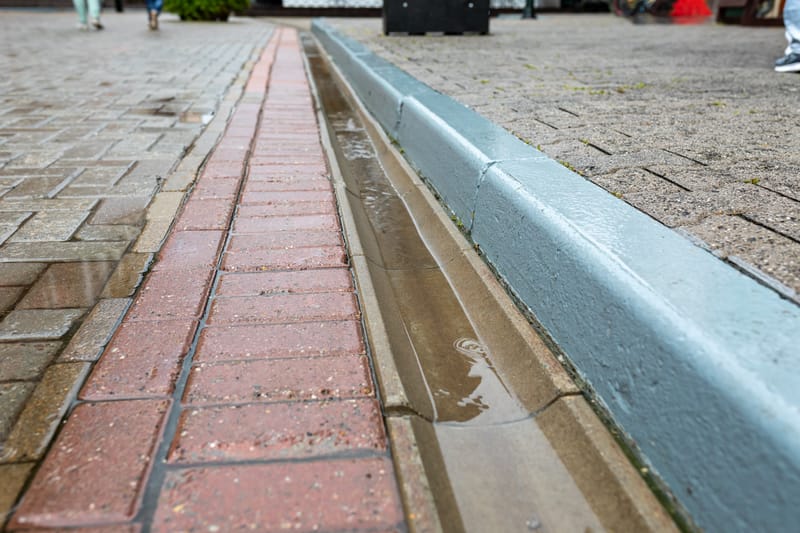 Concrete Curb &amp; Gutter