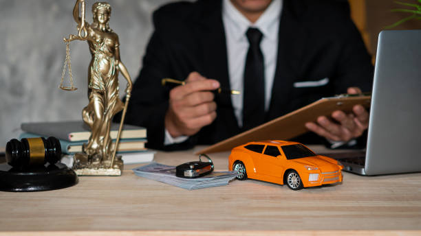 Navigating the Aftermath of a Car Crash with a Chicago Car Accident Lawyer