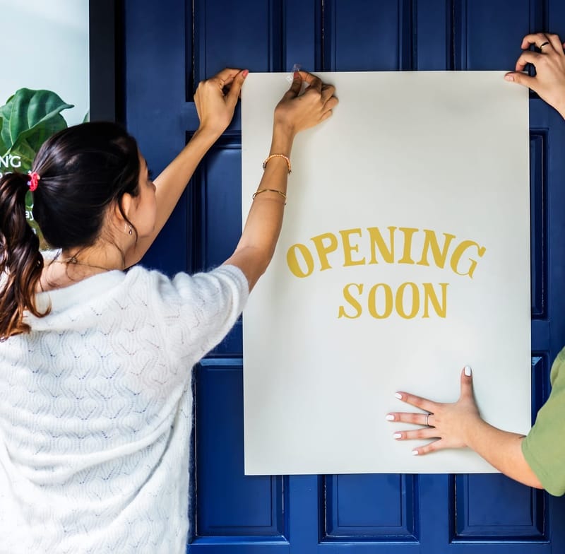 החנות בבנייה