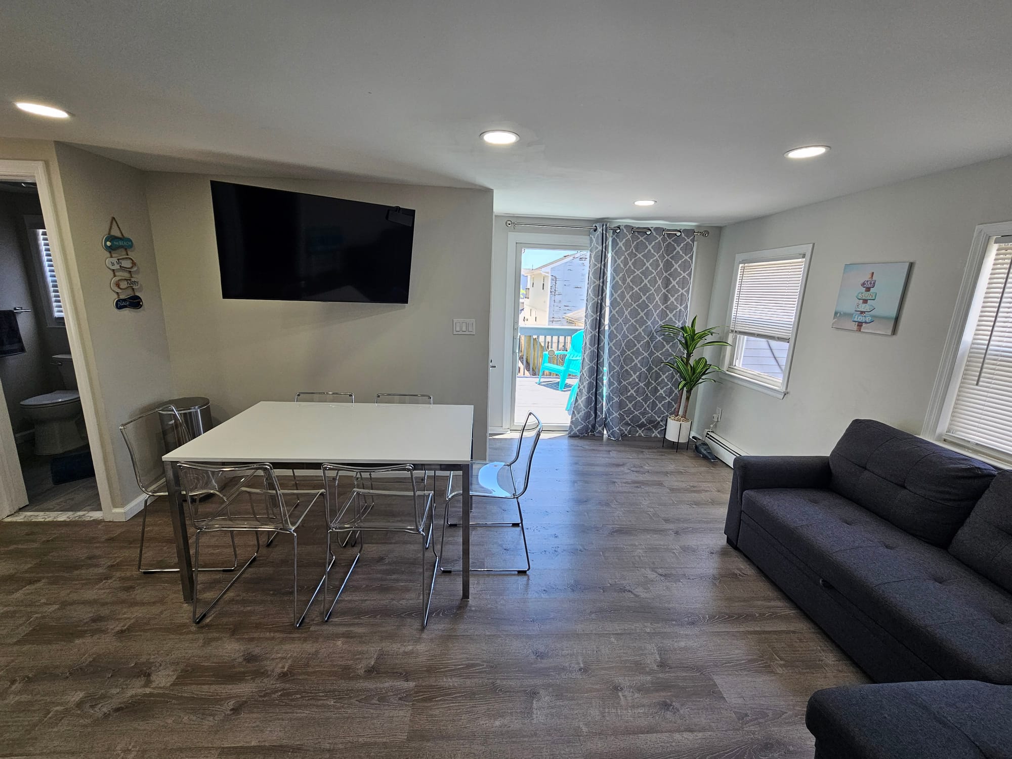 2nd Floor Living Room