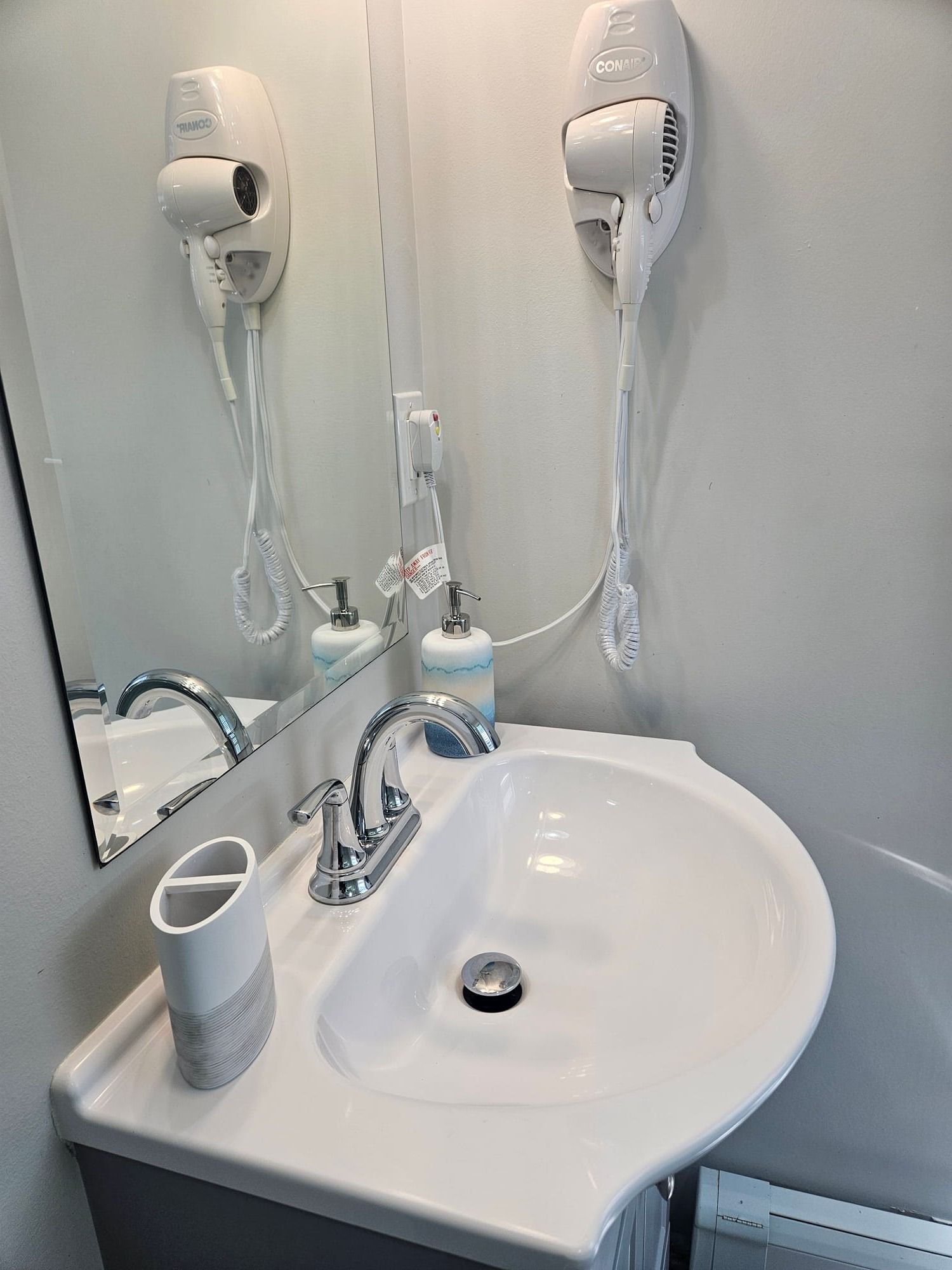 2nd Floor Full Bathroom