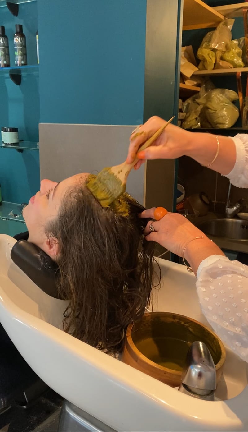 AU SALON