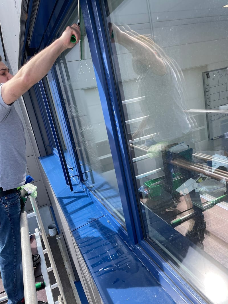 Glasreinigung und Glasgrundreinigung