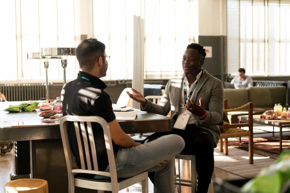 VOUS SOUVENEZ-VOUS DE VOTRE PREMIER JOUR DE TRAVAIL ?