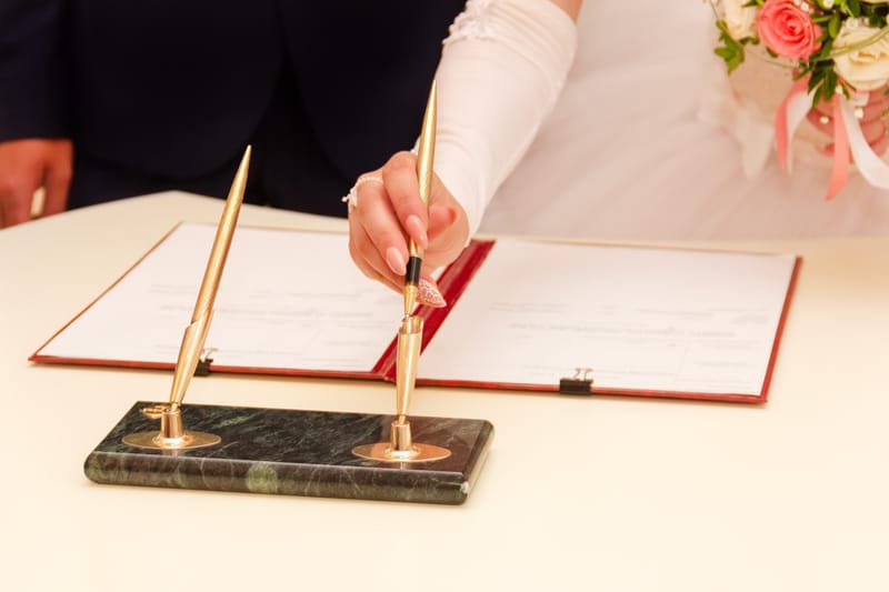 Celebrant vs Registrar: What's the Difference?