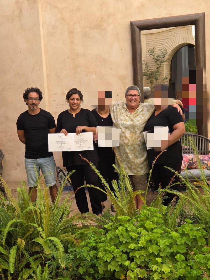 AUPRES DES SPAS &amp; HÔTELS