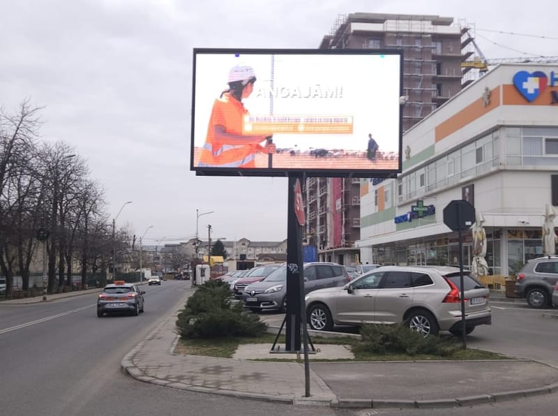 Publicitate pe ecrane LED în Târgoviște: Soluția digitală pentru afacerile locale