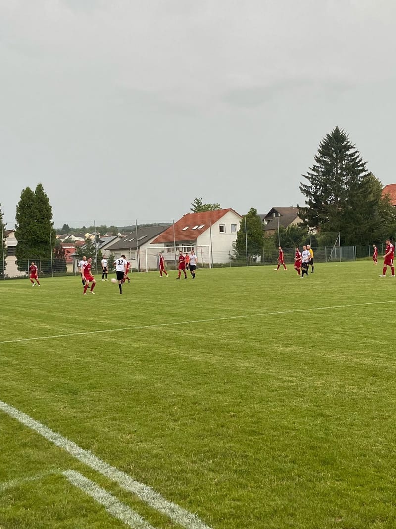 1. & 2. Mannschaft:
+++ neues aus der Sommervorbereitung +++