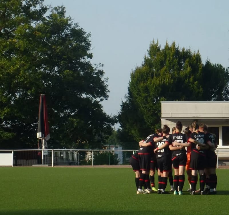 Frauen: Testspiel-Serie läuft