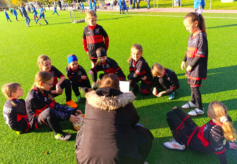 E-Juniorinnen: erfolgreicher vierter Spieltag