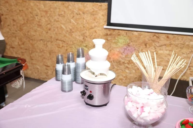 עמדת מפל שוקולד 