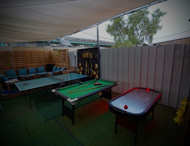 סנוקר | פינג פונג | הוקי | כדורגל 