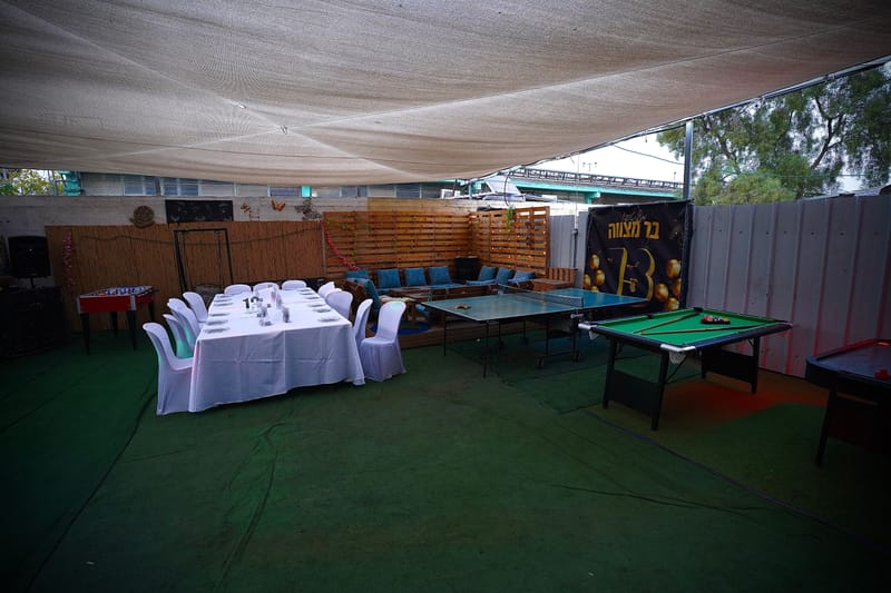 כניסה + אולם + חצר 