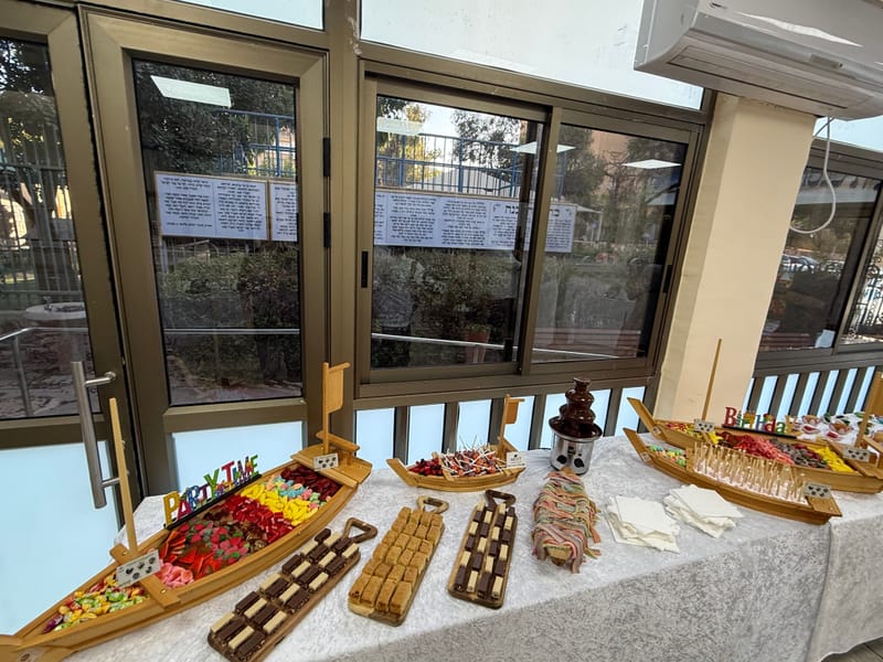  קיאק/שולחן מתוקים