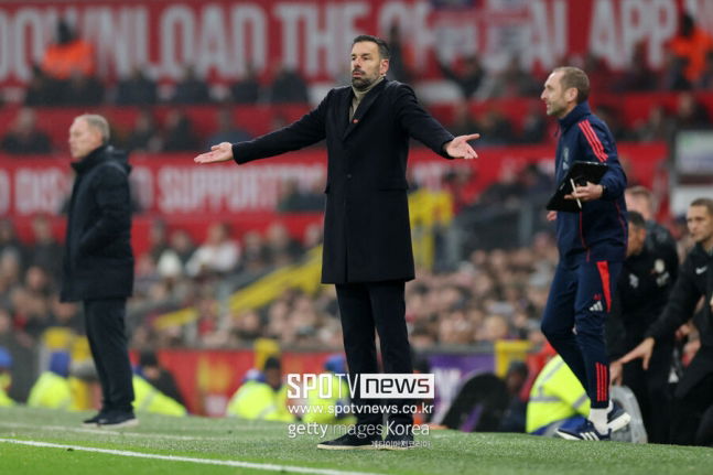 '맨유 소방수' 판니스텔로이, 2부리그 감독 도전에 나선다…"램파드와 격돌"메이저저장소