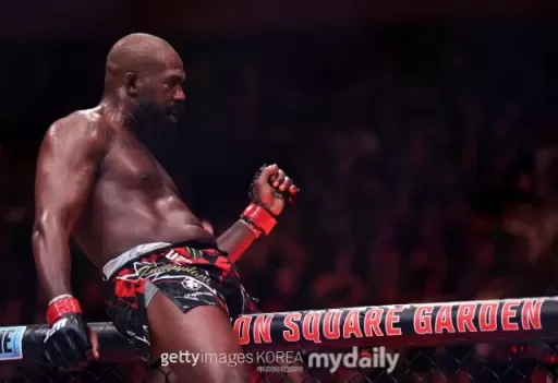 'MMA GOAT' 존 존스, 아스피날과 UFC 통합타이틀전 거부 "아스피날은 곧 패배할 것!" 메이저저장소