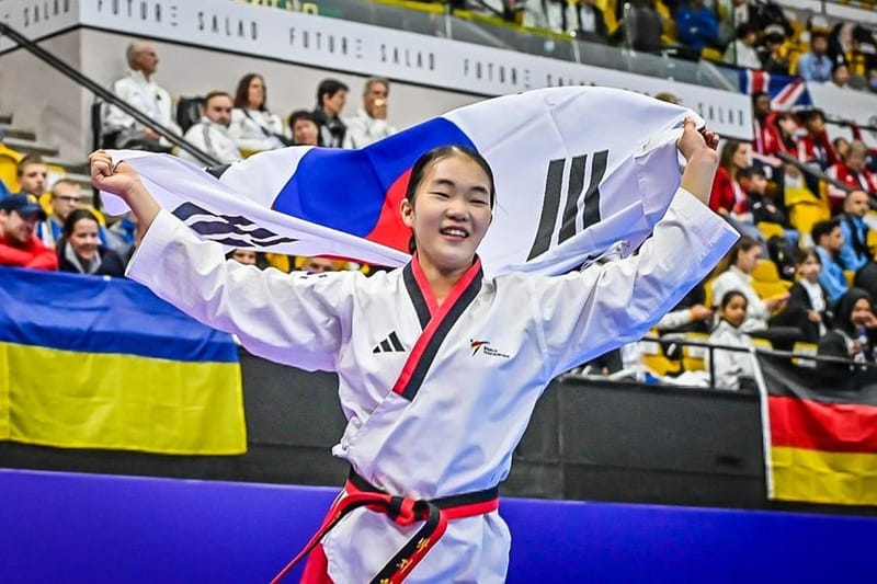 태권도 품새 박지혜, 세계선수권 여자 유소년 개인전 우승 - 메이저저장소