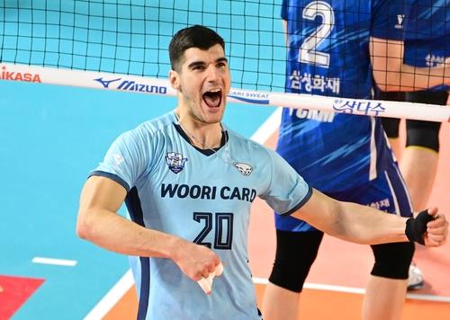 니콜리치 데뷔전 활약…교체 외국인 선수가 봄배구 운명 가른다 메이저저장소와함께...