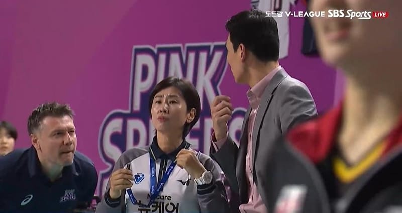 흥국생명 외국인 코치, 고희진 감독 조롱 논란…"당황스러웠다" 메이저저장소와함께...