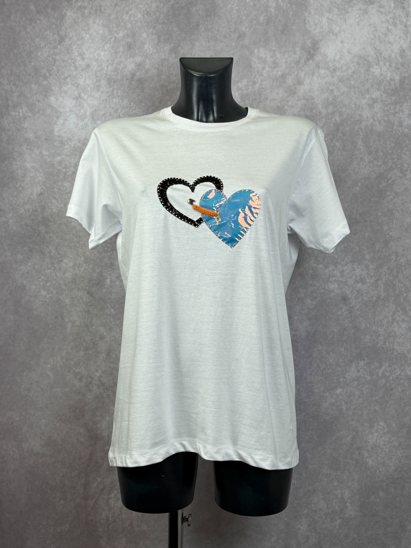 T-Shirt Cuori Spillati — Bianco