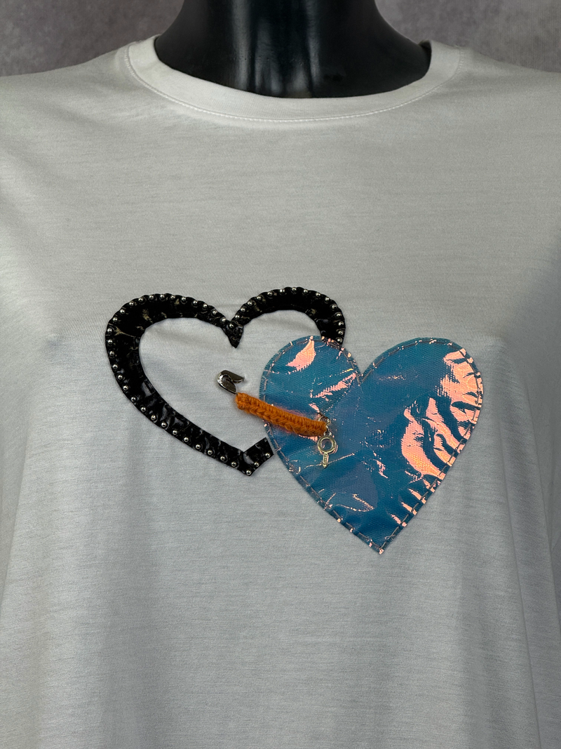 T-Shirt Cuori Spillati — Bianco — foto 3