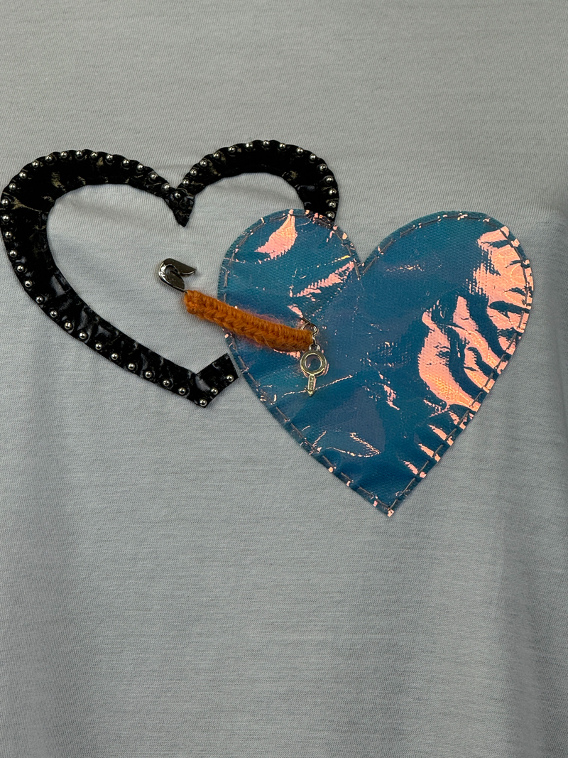 T-Shirt Cuori Spillati — Bianco — foto 4
