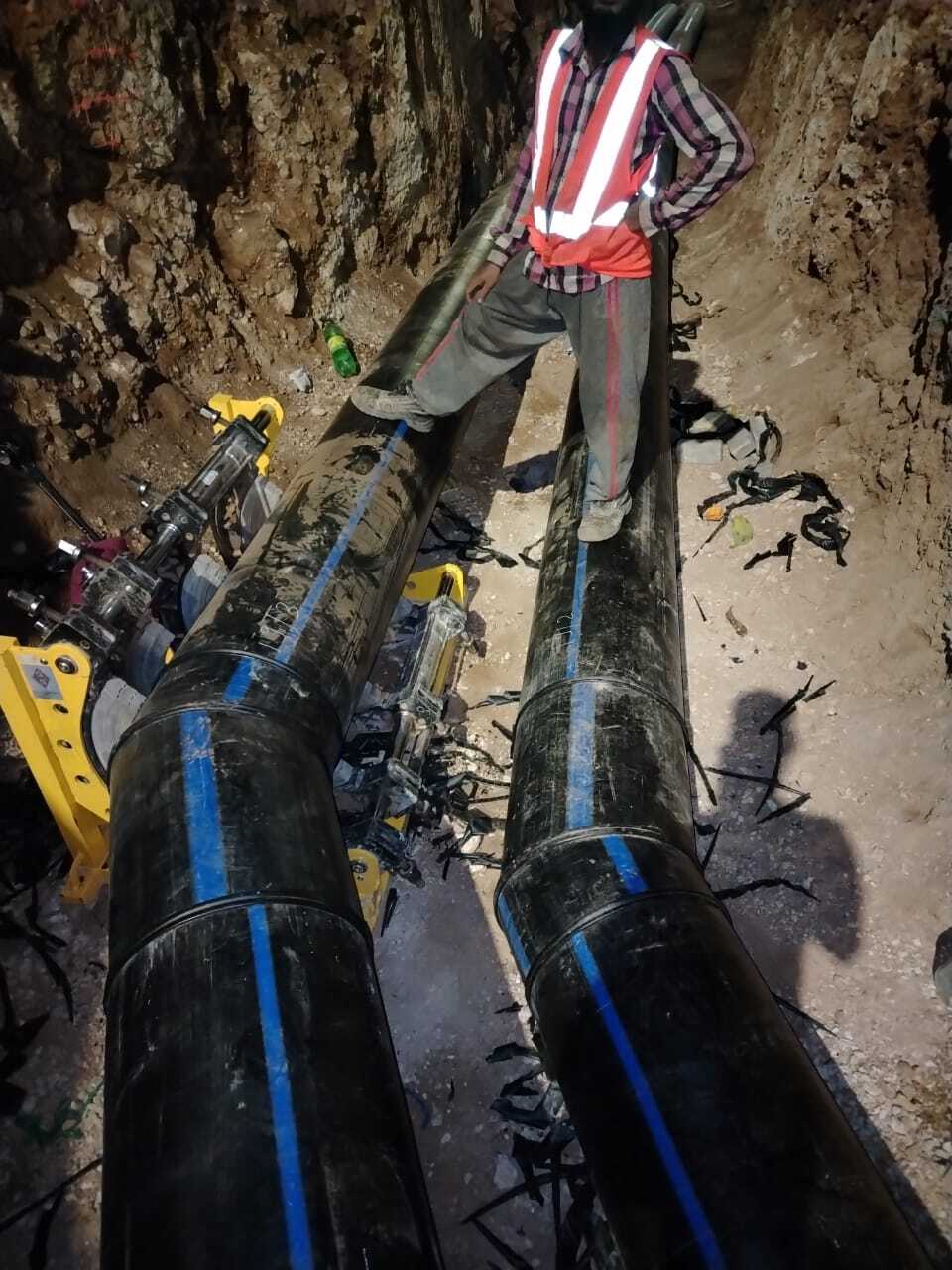 تنفيذ شبكة الصرف الصحي بمخطط الغد مدينة تبوك 