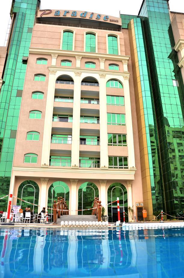 Club house hotel and pool