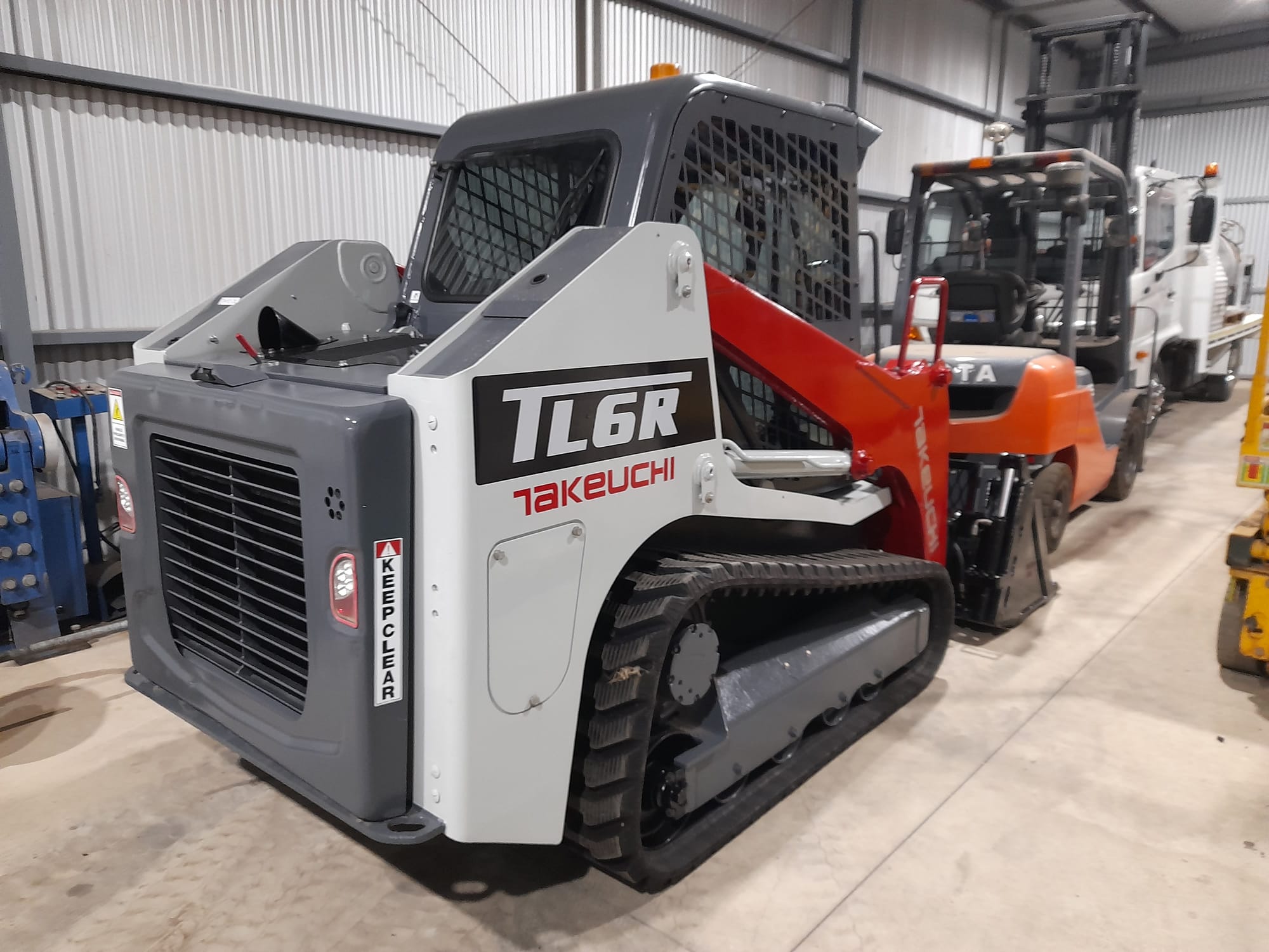 Earthmoving machinery