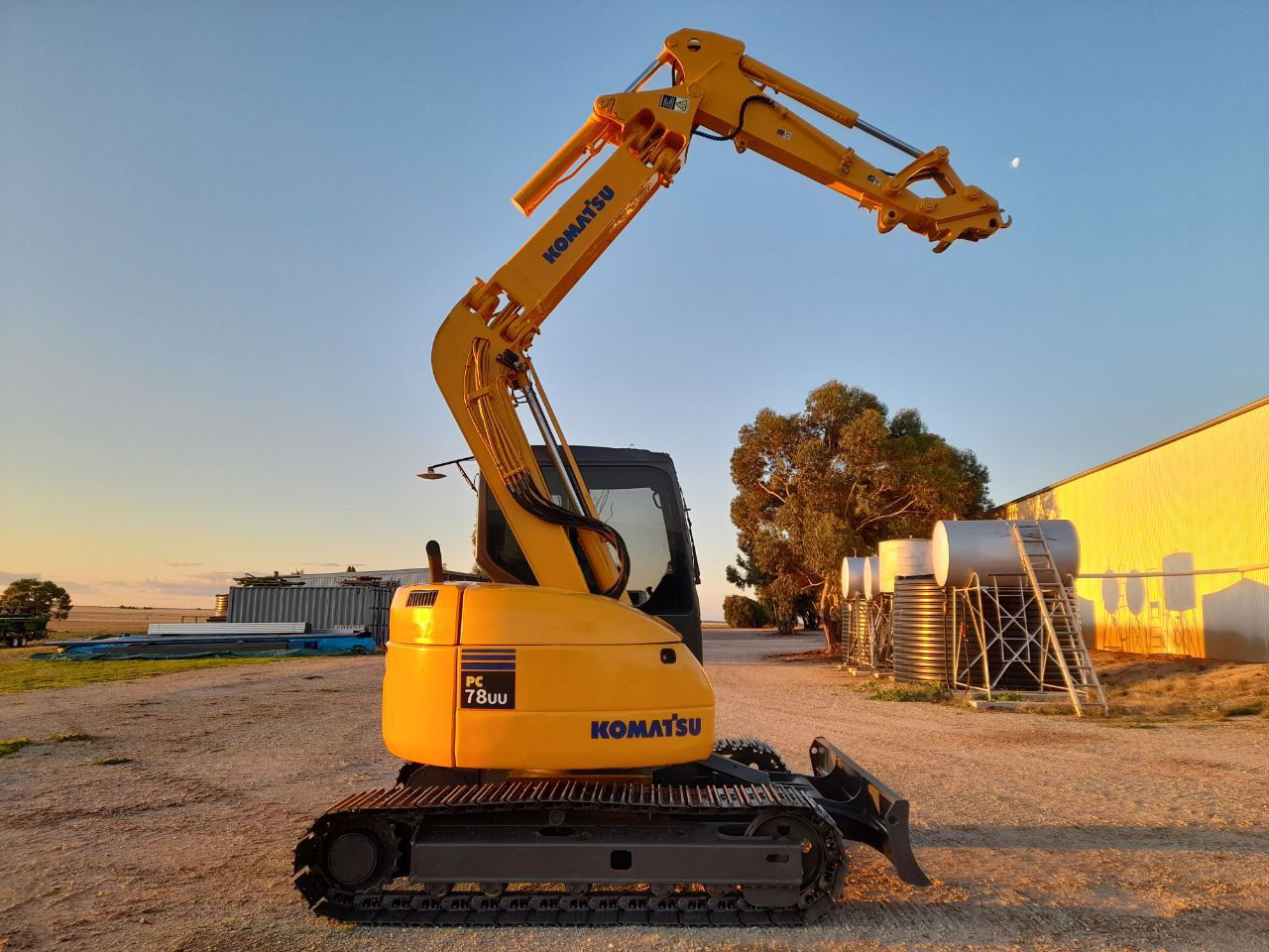 Earthmoving machinery