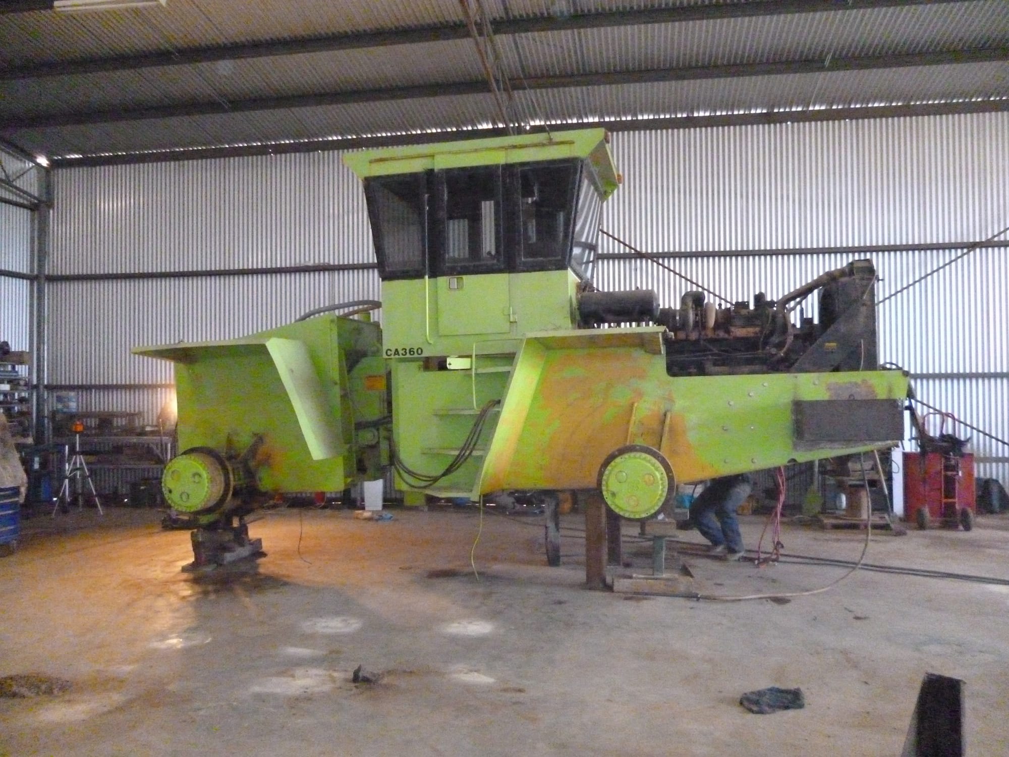 Earthmoving machinery