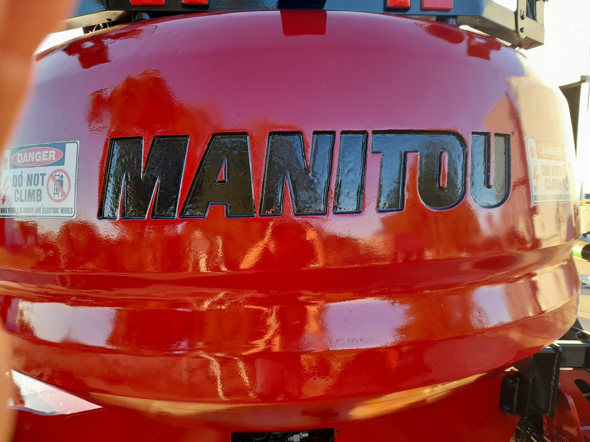 Manitou boom lift